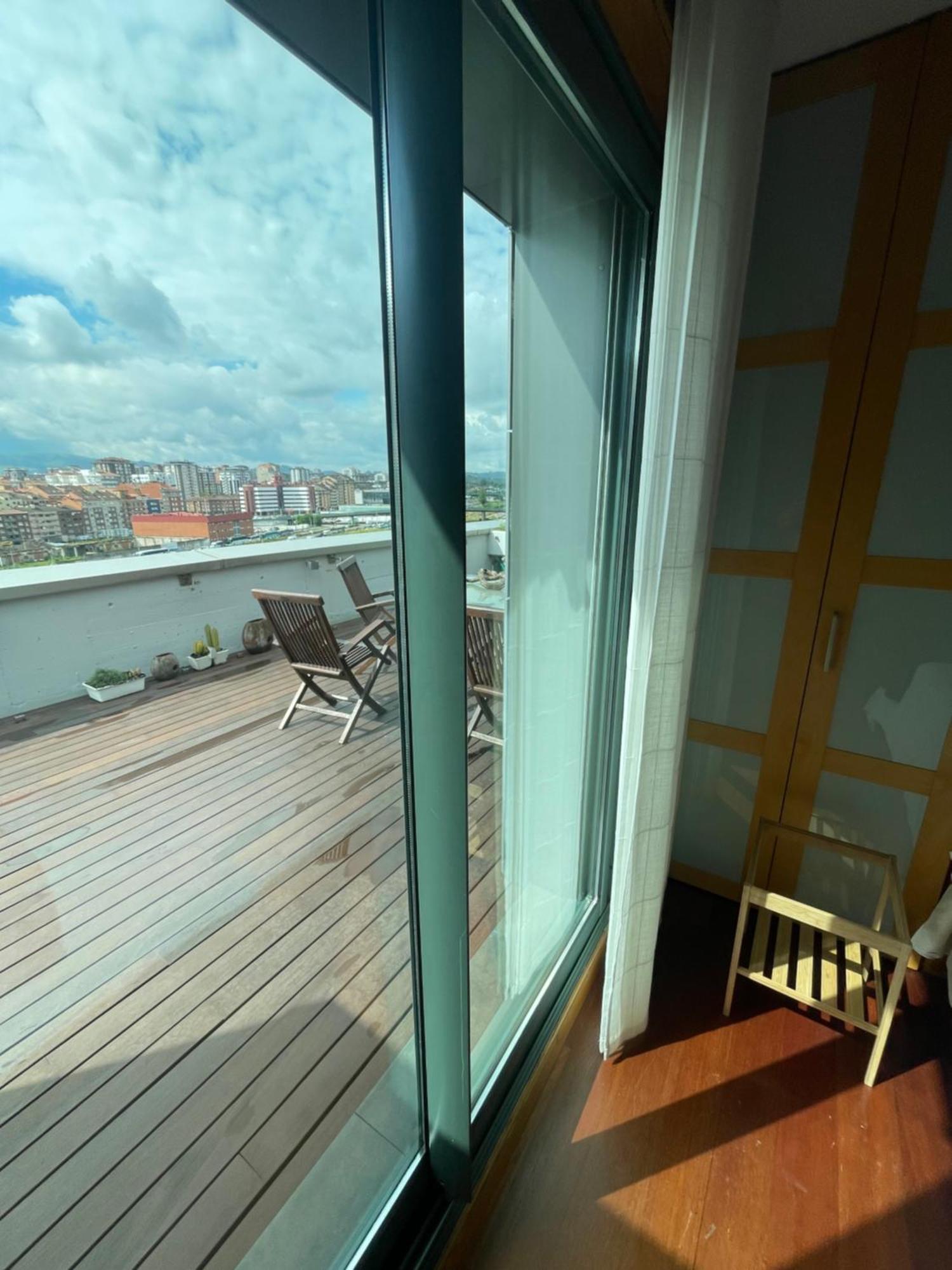 Apartamento El Atico De La Playa Parking Gratis Gijón Exterior foto