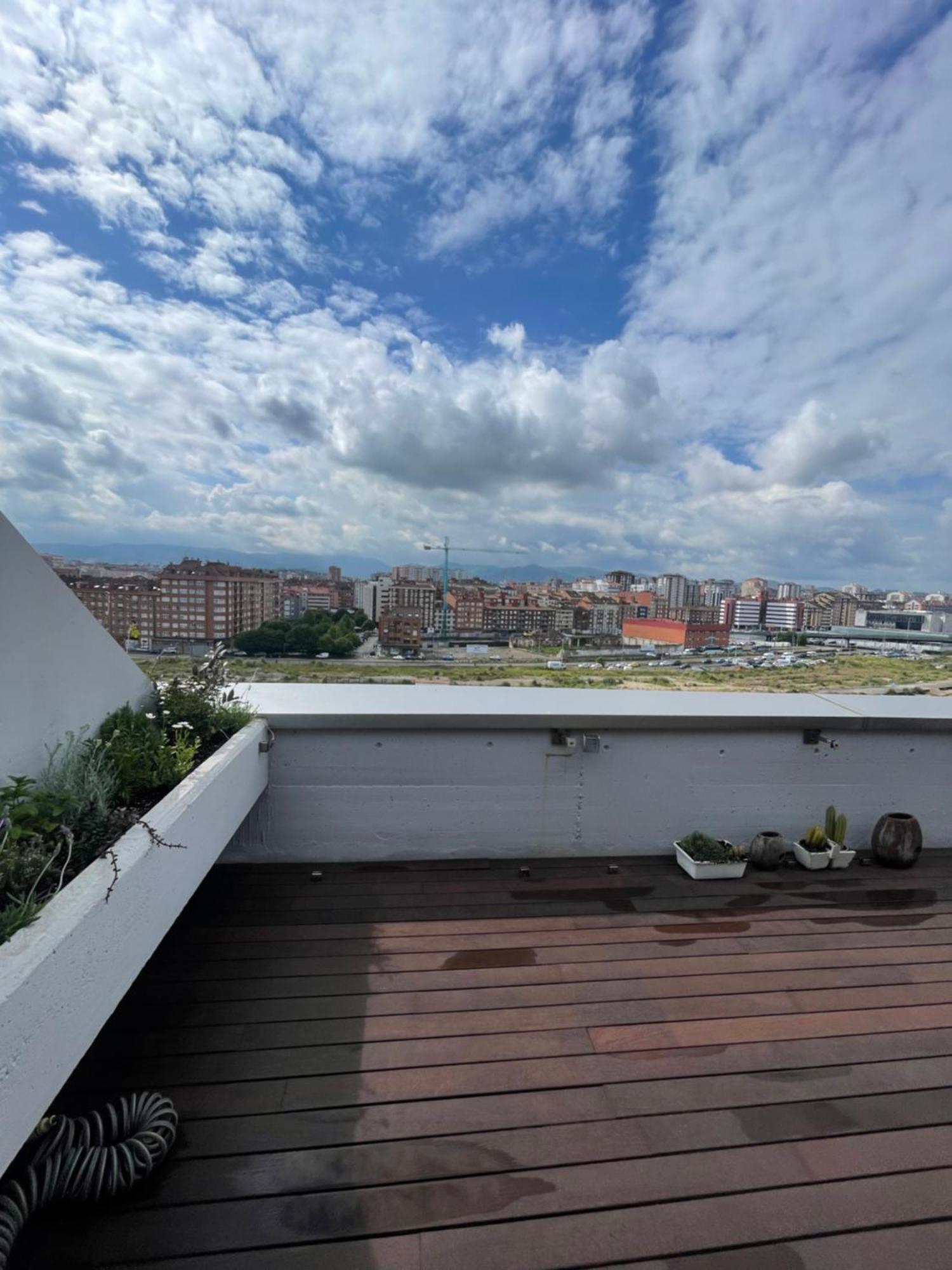 Apartamento El Atico De La Playa Parking Gratis Gijón Exterior foto